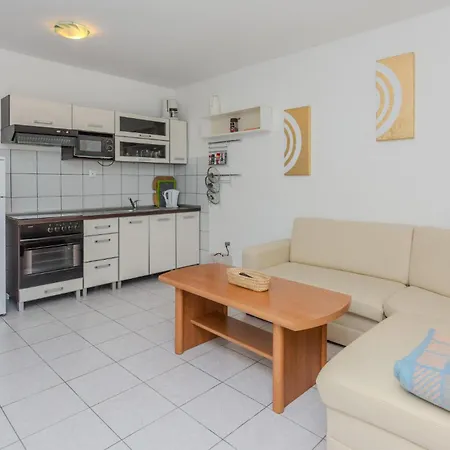 Pet Friendly In With House Sea View Apartament Nin