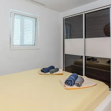 Apartament Pet Friendly In With House Sea View Nin